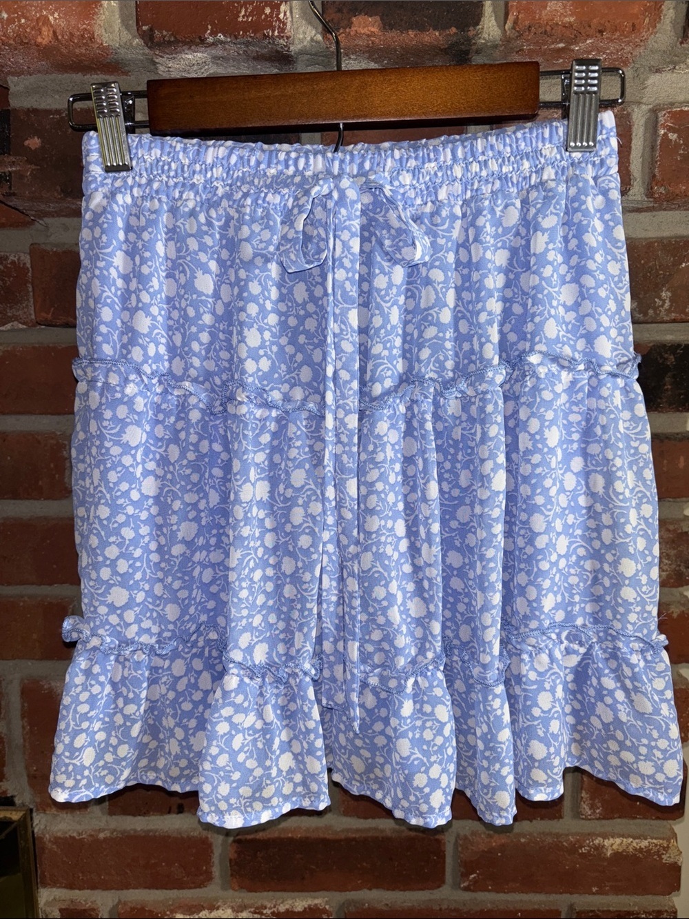 Sienna Sky Floral Tiered Drawstring Skirt in Light Blue and White Size Medium
